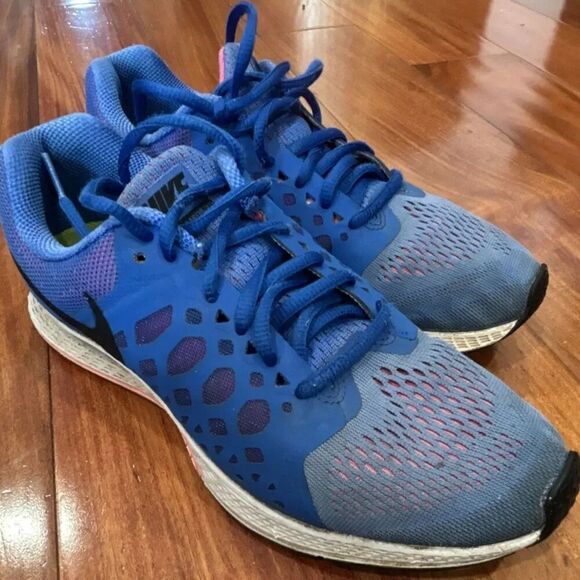 Nike Shoes - Nike women’s Blue Gray Black Low Top Lace-Up Mesh Running Sneakers size 7.5